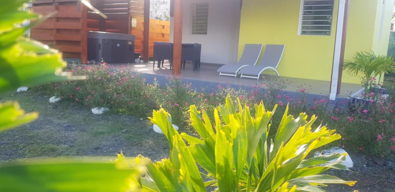 L'ALIZÉE&SPA Jacuzzi privatif haut de gamme Sainte-Rose Extérieur photo