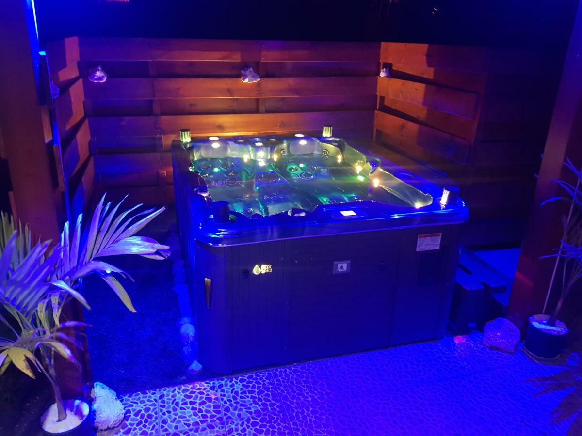 L'ALIZÉE&SPA Jacuzzi privatif haut de gamme Sainte-Rose Extérieur photo